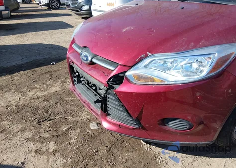 2014 Ford Focus Se z USA, uszkodzony, nr VIN 1FADP3K22EL411747